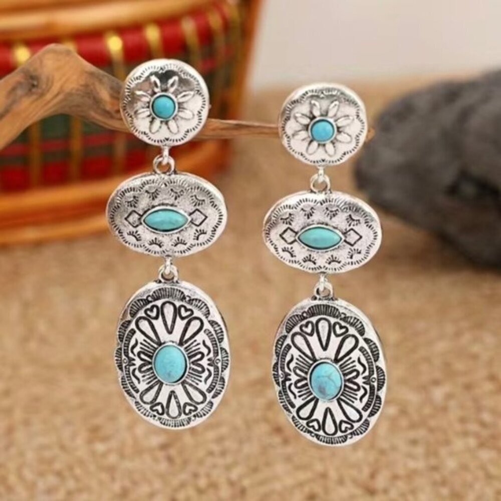 Beautiful Boho Silver & Turquoise Fashion Dangle Earrings.